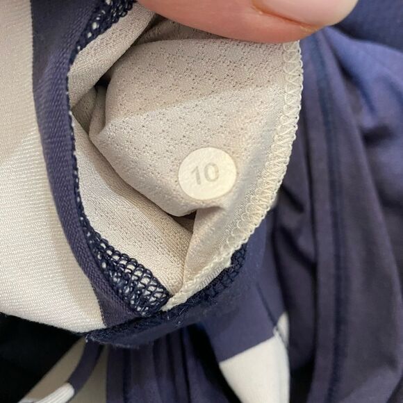 Lululemon No Limits Built In Bra Racerback Tank Top Women Size 10 - Picture 9 of 9